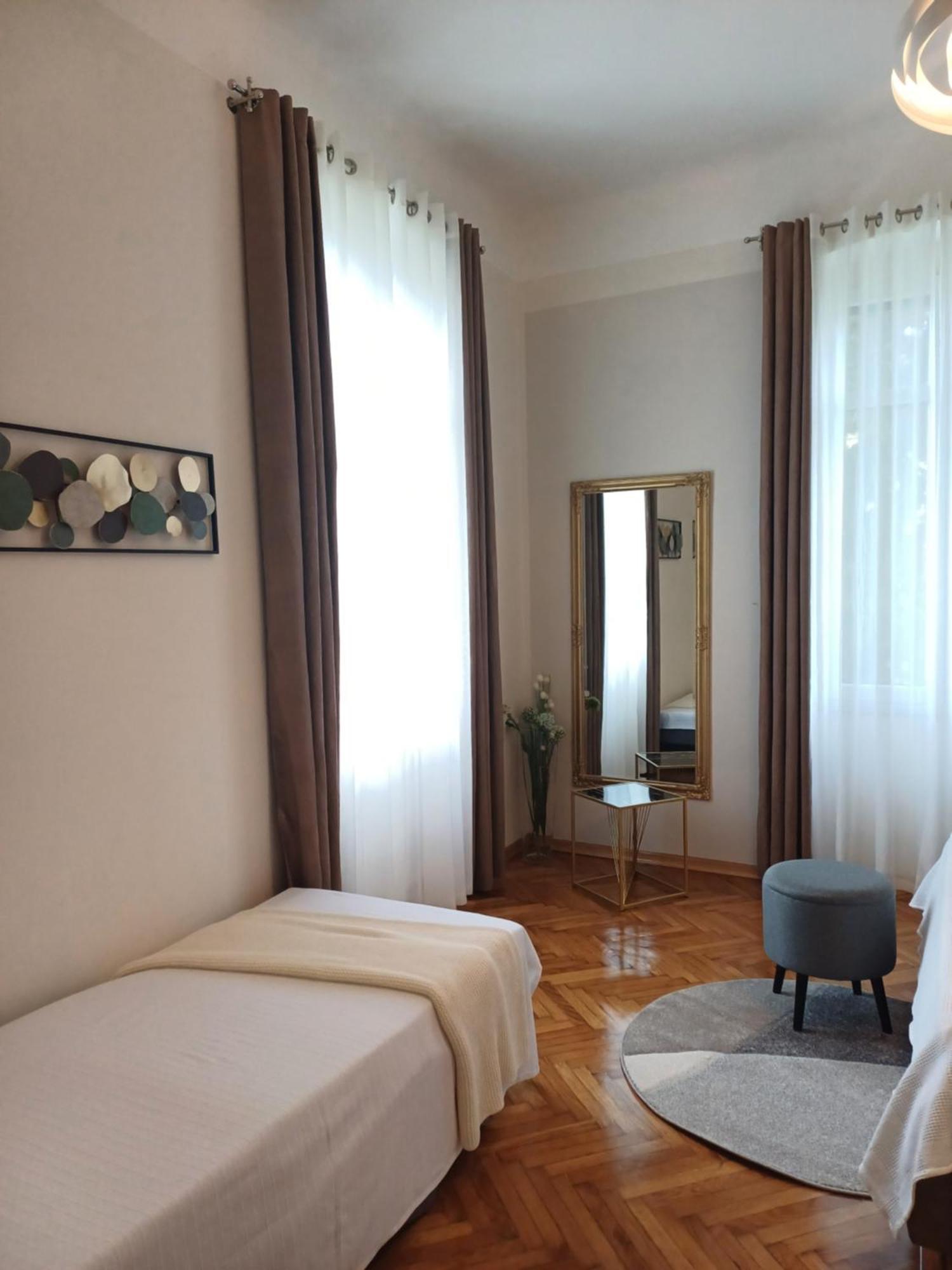Apartment Zdenka - 100 M From The Beach Opatija Exteriör bild