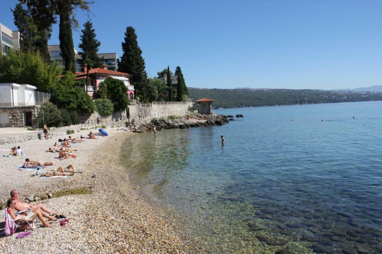 Apartment Zdenka - 100 M From The Beach Opatija Exteriör bild